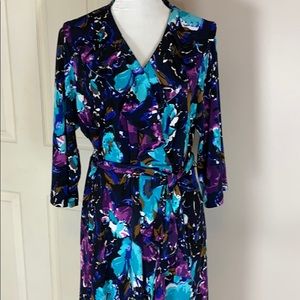 Lane Bryan ruffled floral wrap domain sleeve dress